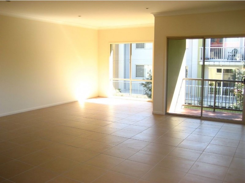 2/25 Clark Street, Biggera Waters QLD 4216