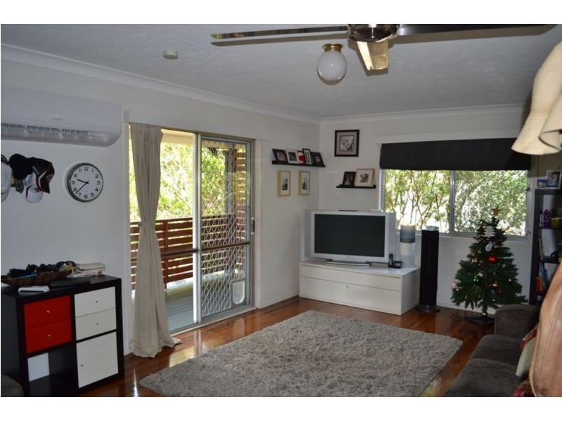 17 Arthur Street, Biggera Waters QLD 4216