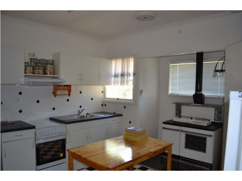 28 Bellevue Parade, Labrador QLD 4215