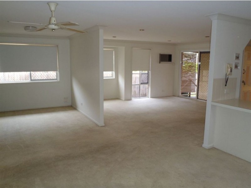 2/12 Sanctuary Court, Coombabah QLD 4216