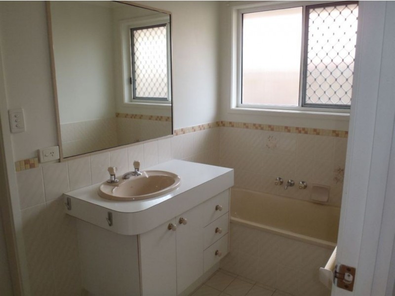 2/12 Sanctuary Court, Coombabah QLD 4216