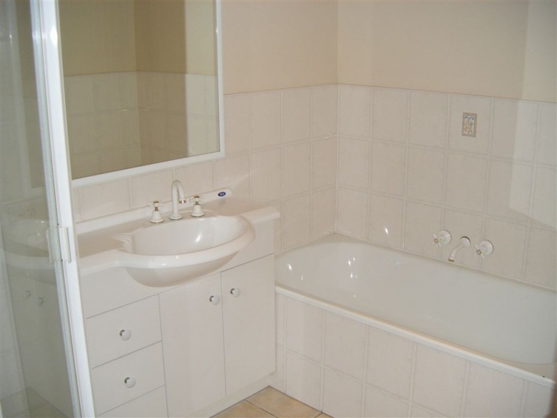 2/15 Loder St, Biggera Waters QLD 4216