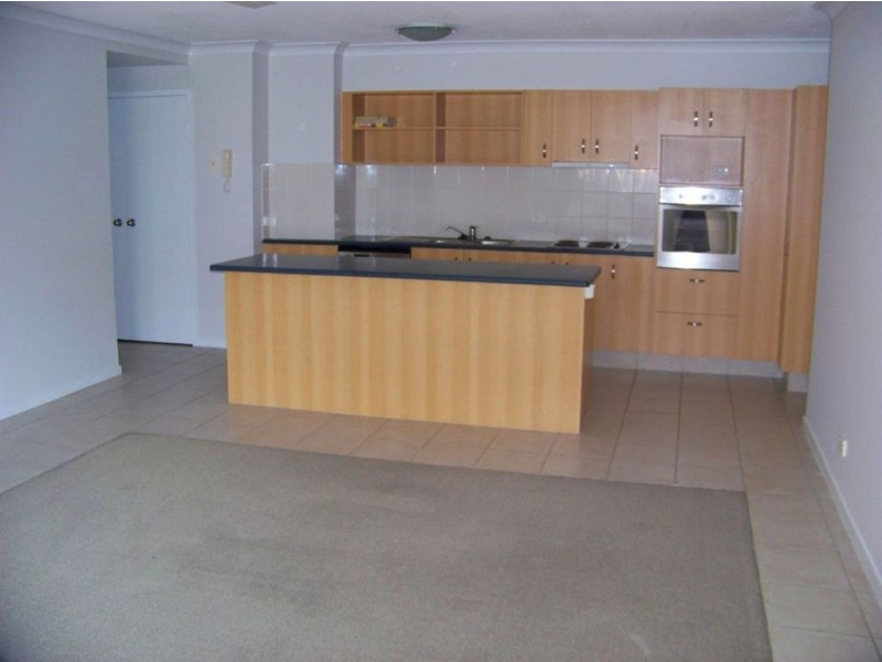 2/18 Parker St, Labrador QLD 4215