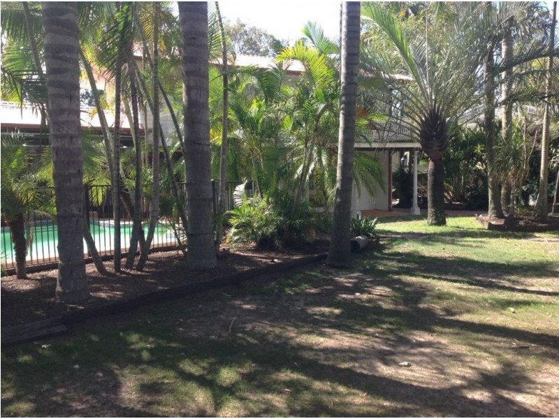 4 Hilltop Street, Labrador QLD 4215
