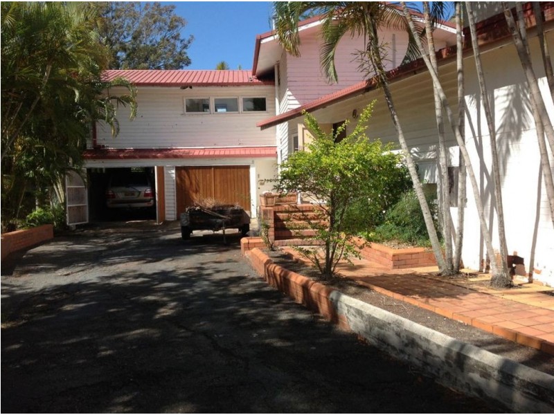 4 Hilltop Street, Labrador QLD 4215
