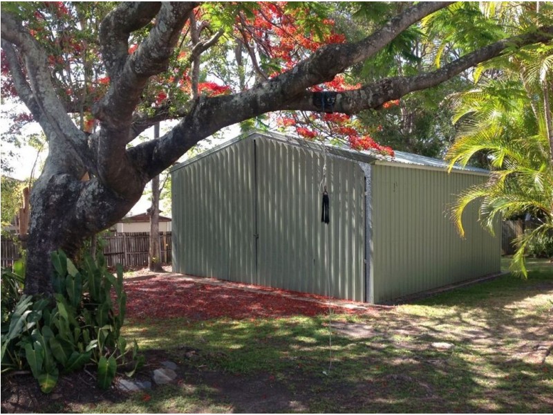 4 Hilltop Street, Labrador QLD 4215