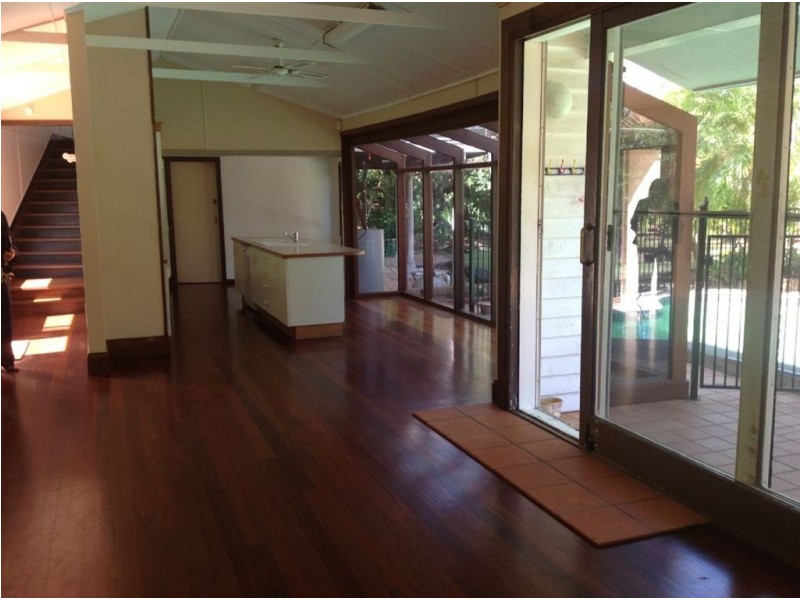 4 Hilltop Street, Labrador QLD 4215