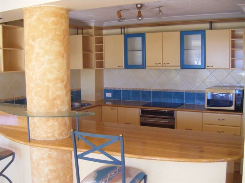 1/240 Marine Parade, Labrador QLD 4215