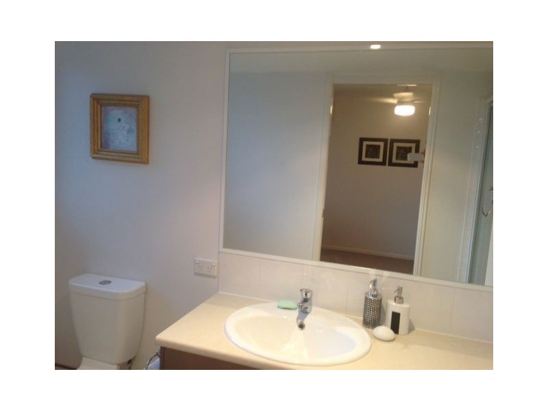 1/131 Muir Street, Labrador QLD 4215