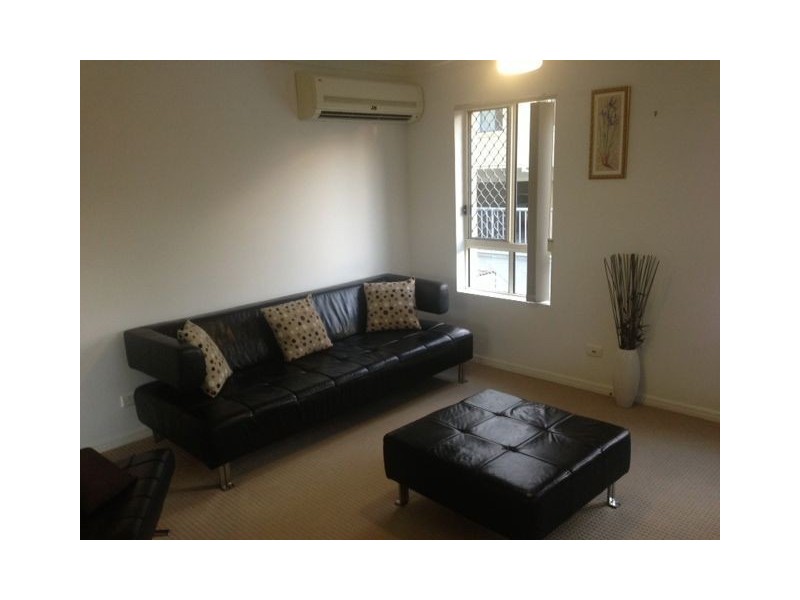 1/131 Muir Street, Labrador QLD 4215