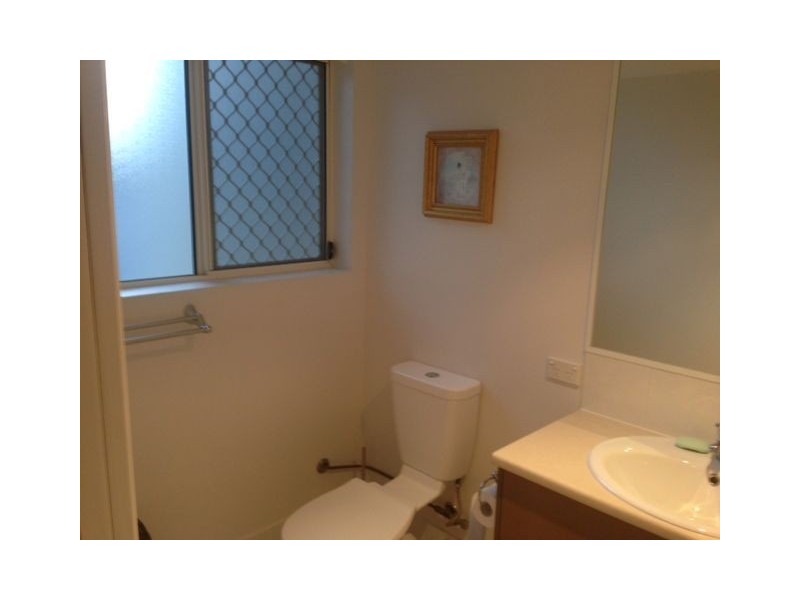 1/131 Muir Street, Labrador QLD 4215