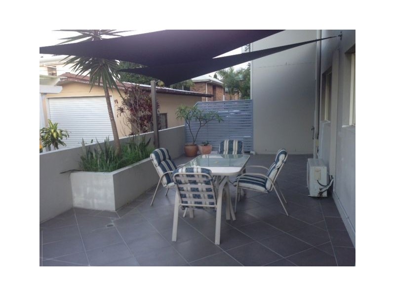 1/131 Muir Street, Labrador QLD 4215