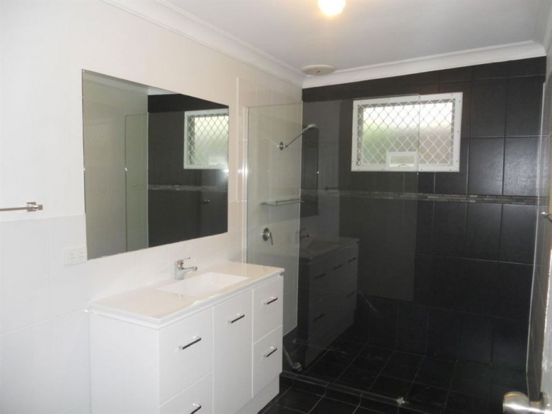 102 Central Street, Labrador QLD 4215