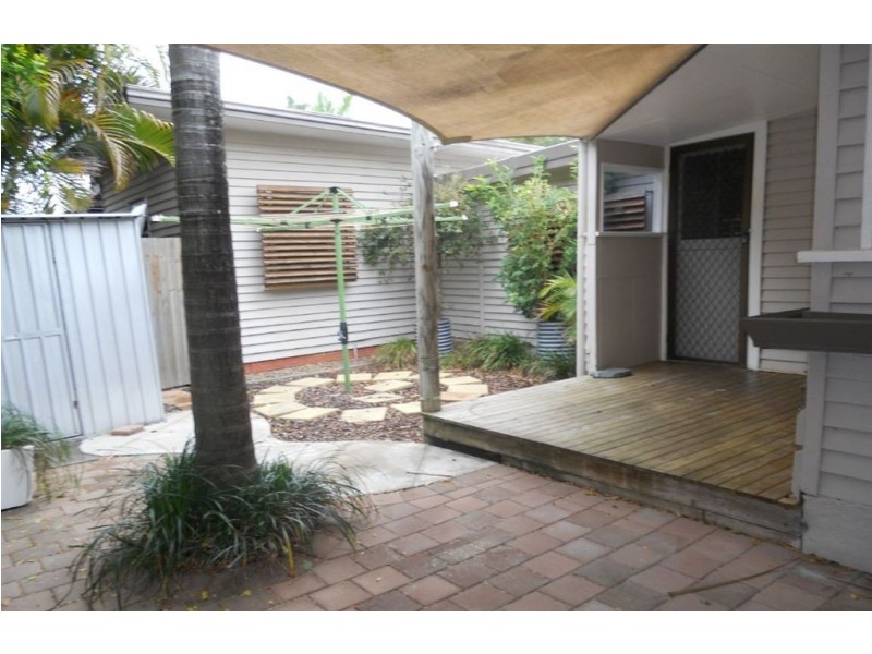 102 Central Street, Labrador QLD 4215
