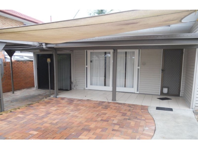 102 Central Street, Labrador QLD 4215