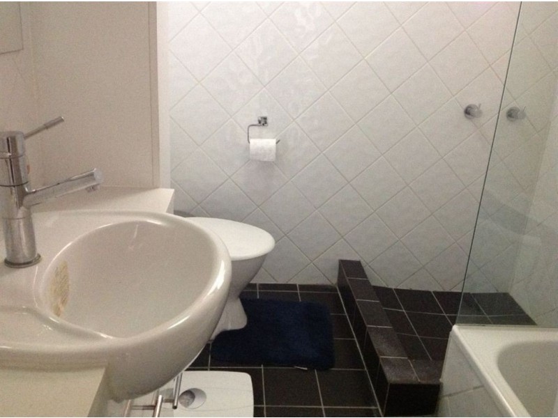 6/490 Marine Parade, Biggera Waters QLD 4216