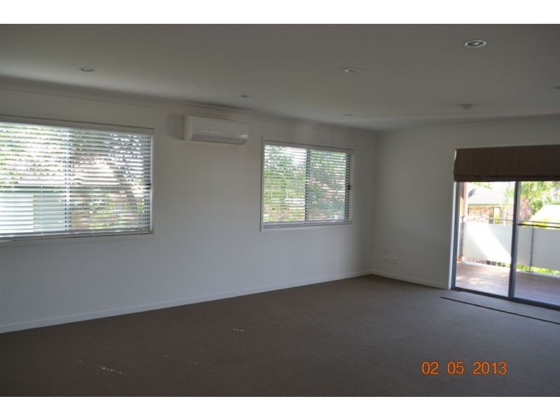 3B Brookside Road, Labrador QLD 4215