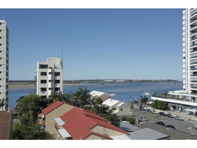 19 Imperial Parade, Labrador QLD 4215