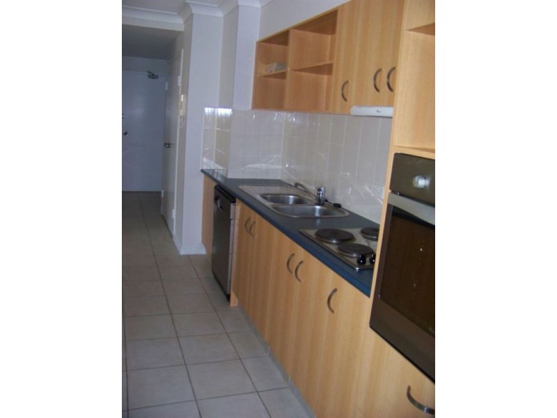 2/18 Parker Street, Labrador QLD 4215
