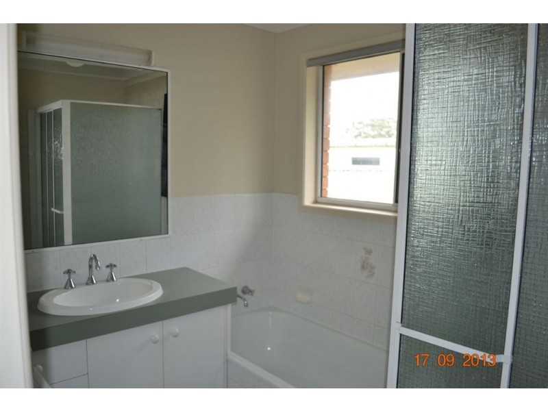 2/7a Government Road, Labrador QLD 4215