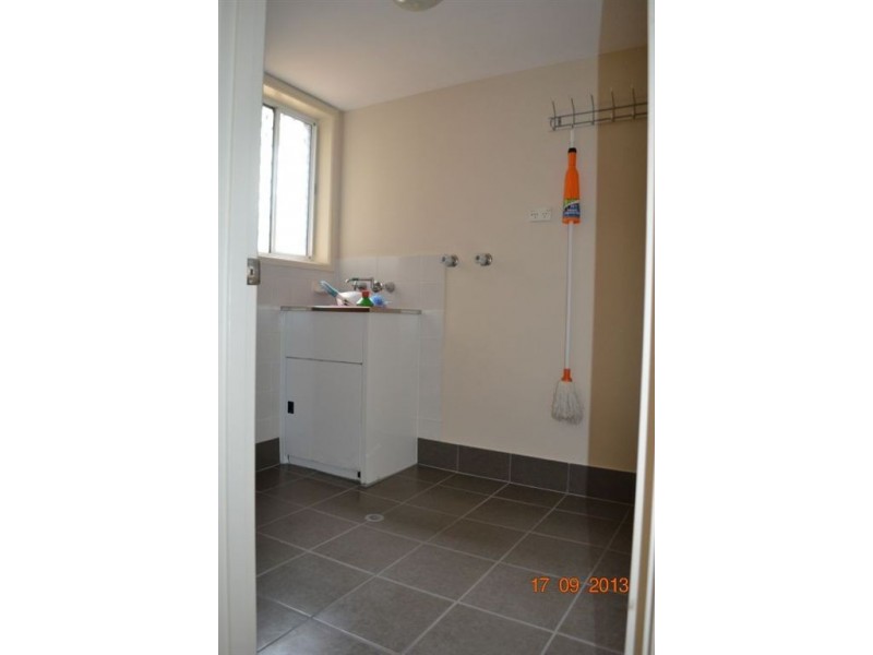 2/7a Government Road, Labrador QLD 4215