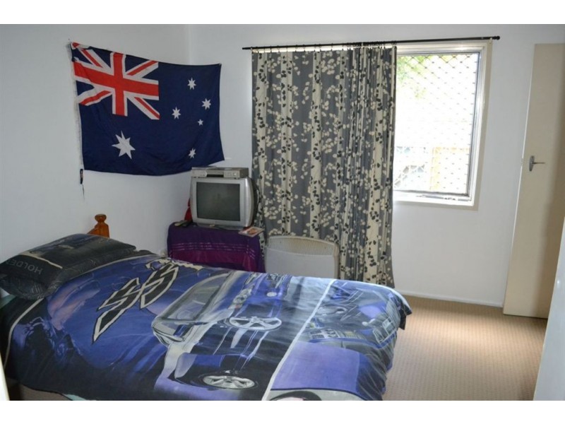 1/4 Sunshine Court, Labrador QLD 4215