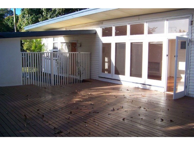 84 Whiting Street, Labrador QLD 4215