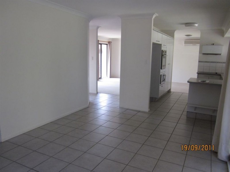 71 Allied Drive, Arundel QLD 4214