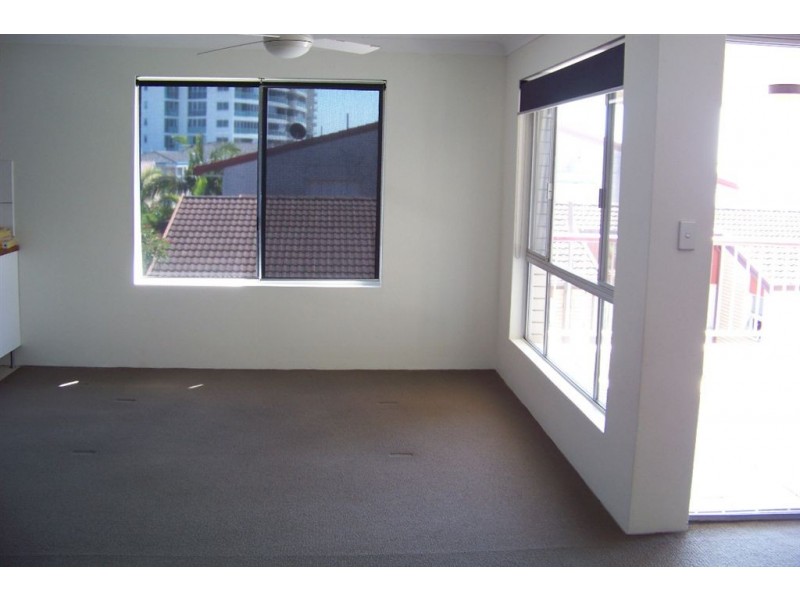 10/282 Marine Parade, Labrador QLD 4215