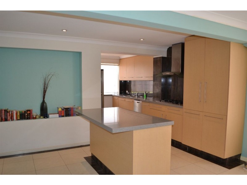 48 Government Road, Labrador QLD 4215