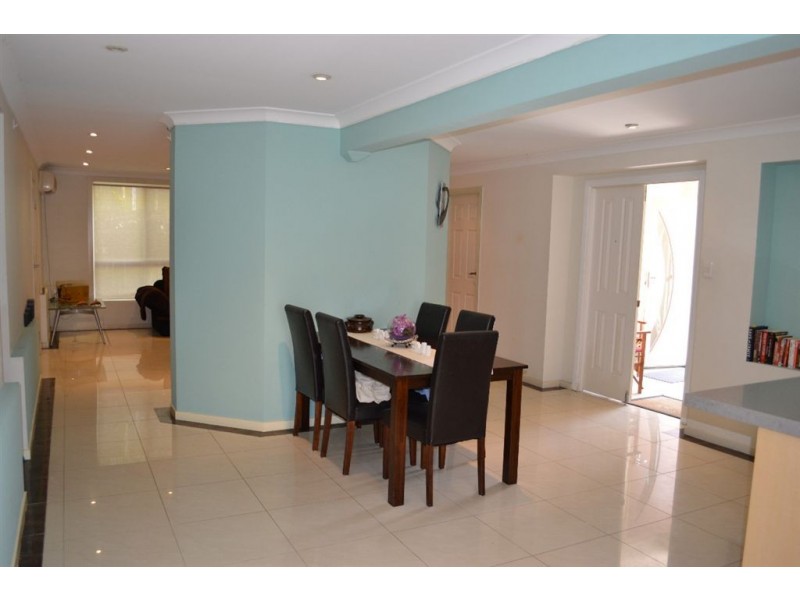 48 Government Road, Labrador QLD 4215