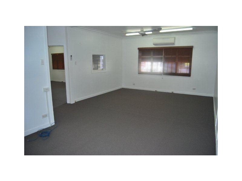 25 Brisbane Road, Labrador QLD 4215