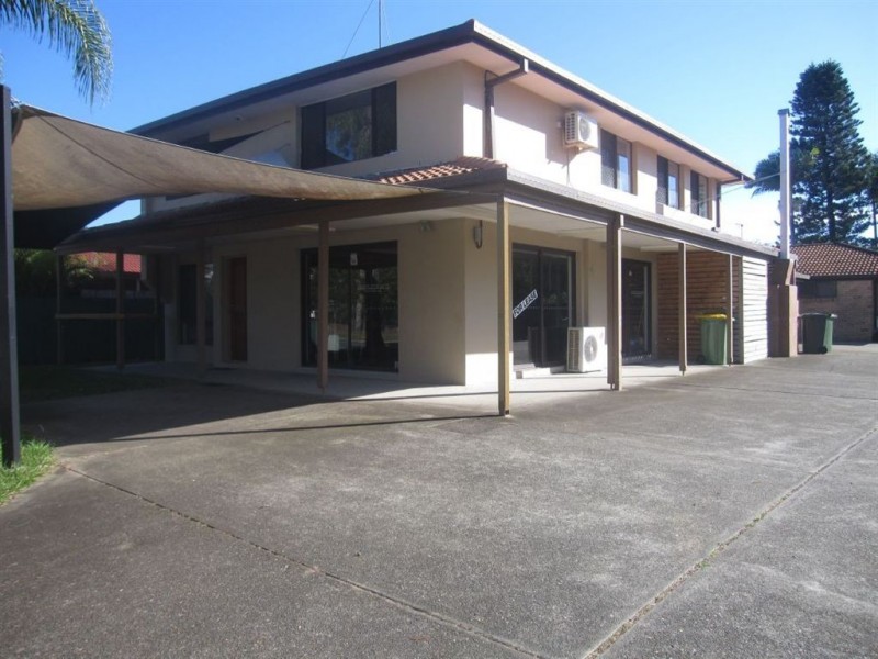 1/173 Musgrave Ave, Labrador QLD 4215