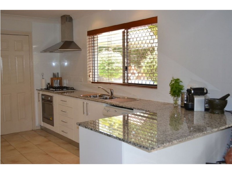 2 Oak Street, Nerang QLD 4211