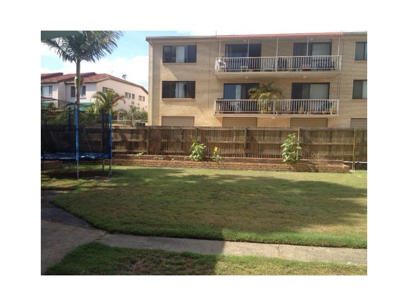 43 Lenneberg Street, Southport QLD 4215