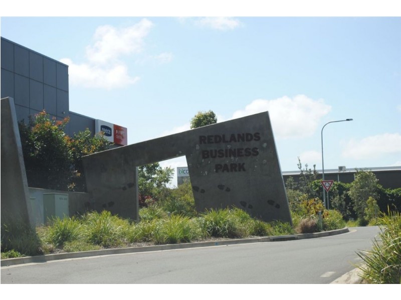 25 Lennox Drive, Redland Bay QLD 4165