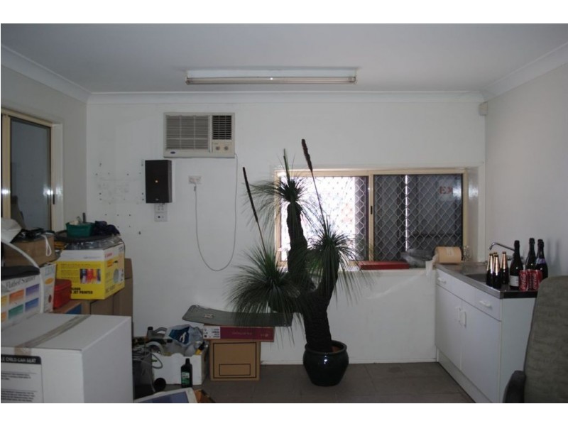 4/6 Supply Court, Arundel QLD 4214