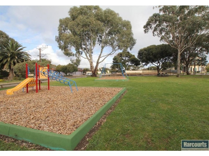17 Second Street, Hallett Cove SA 5158