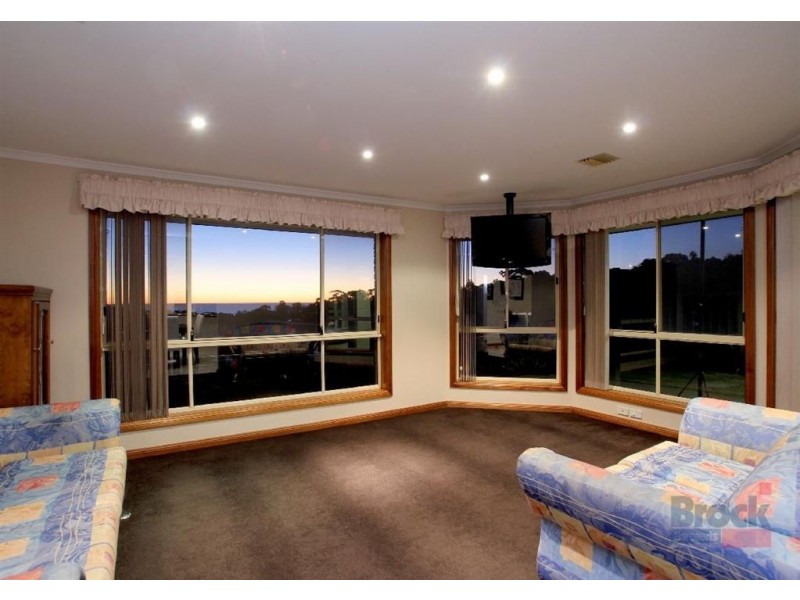 5 Sally Court, Hallett Cove SA 5158