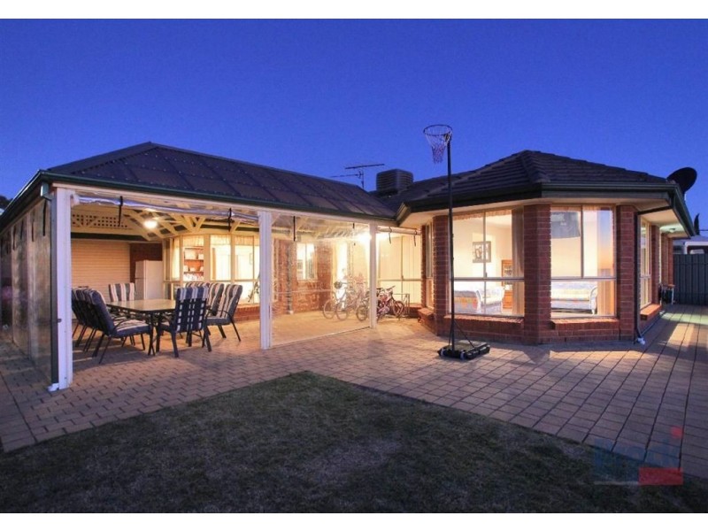 5 Sally Court, Hallett Cove SA 5158