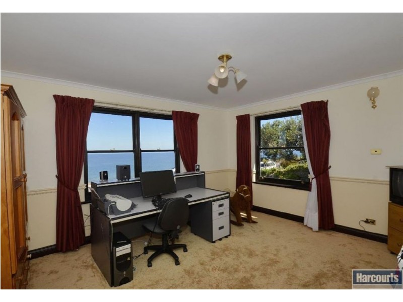 8 Heron Way, Hallett Cove SA 5158