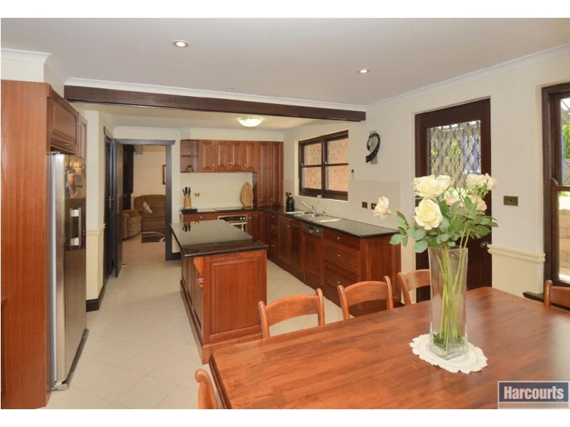 8 Heron Way, Hallett Cove SA 5158