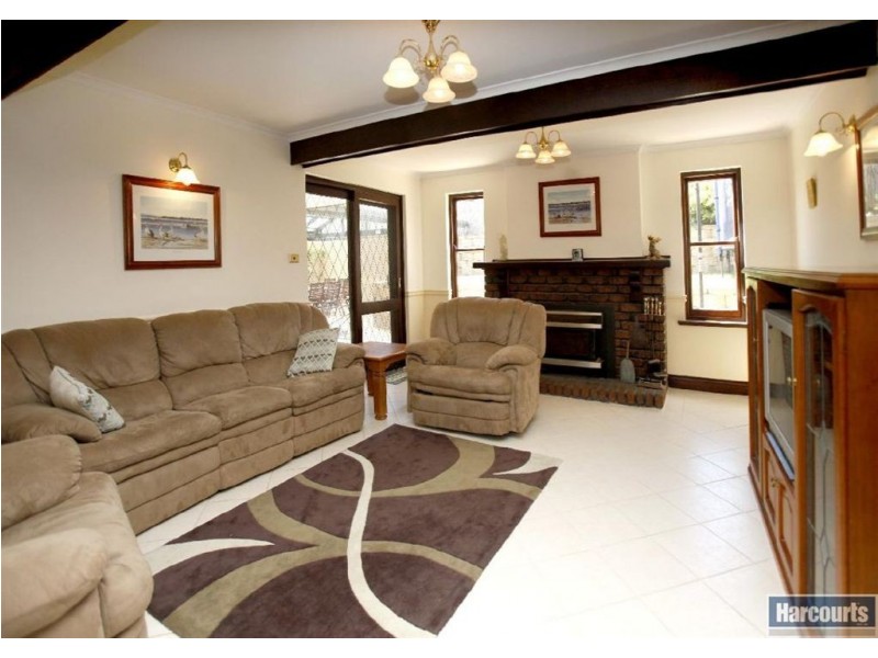 8 Heron Way, Hallett Cove SA 5158