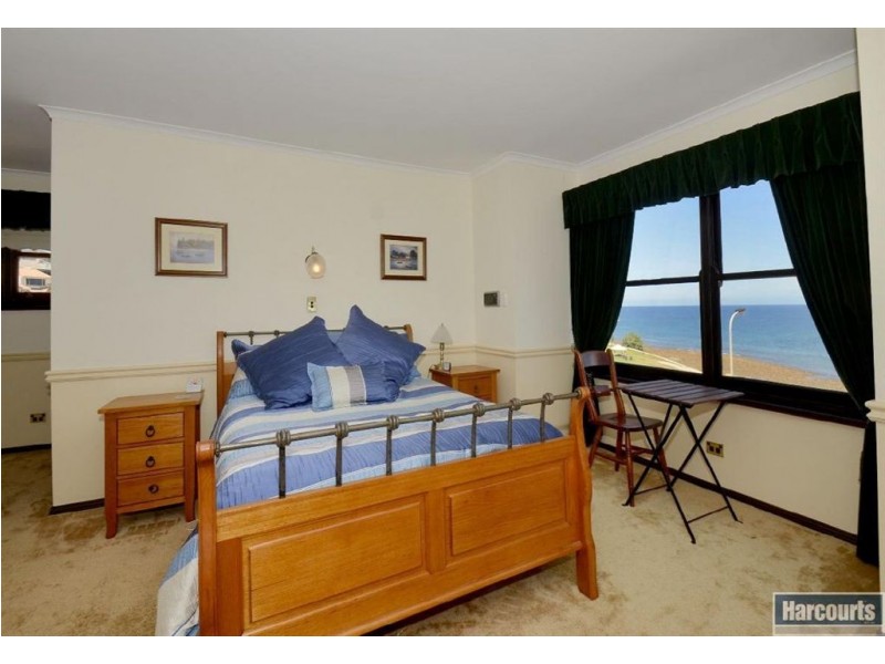 8 Heron Way, Hallett Cove SA 5158