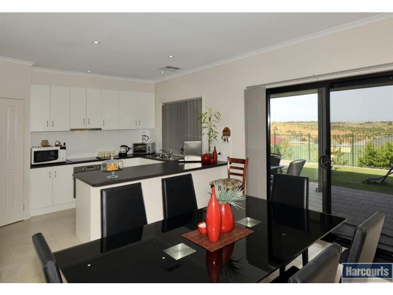 3 Thomas Way, Hallett Cove SA 5158