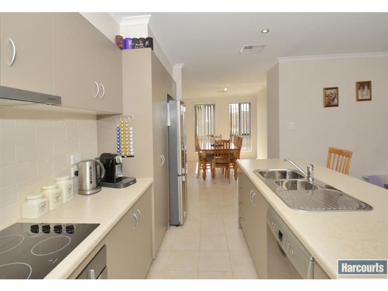 3 Thomas Way, Hallett Cove SA 5158