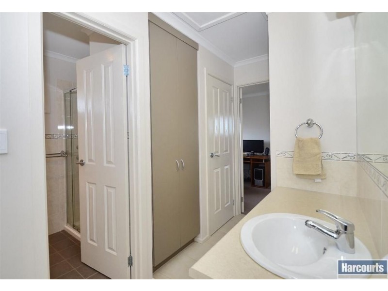 3 Thomas Way, Hallett Cove SA 5158