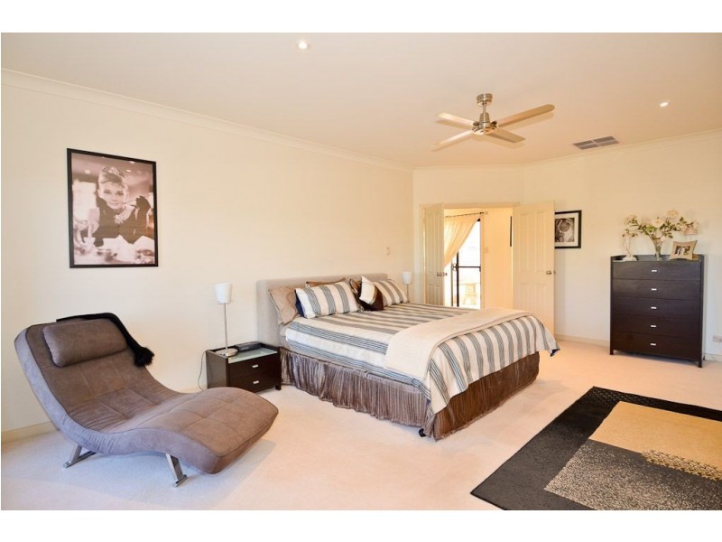 35 Cormorant Drive, Hallett Cove SA 5158