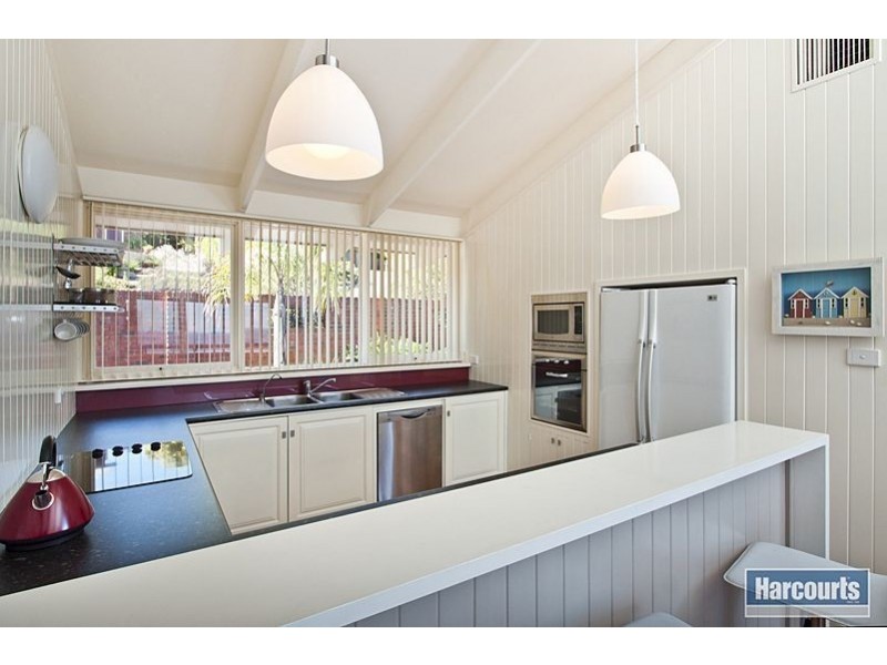 1 Arafura Court, Hallett Cove SA 5158