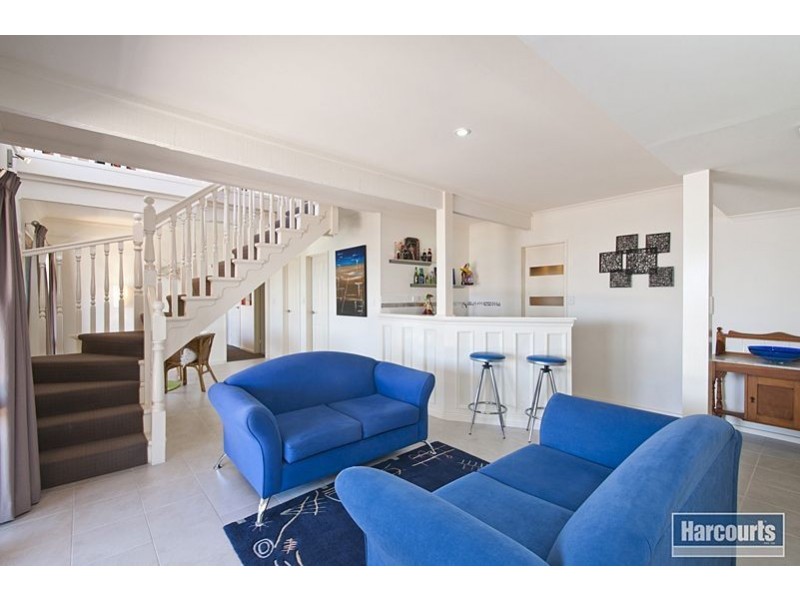1 Arafura Court, Hallett Cove SA 5158